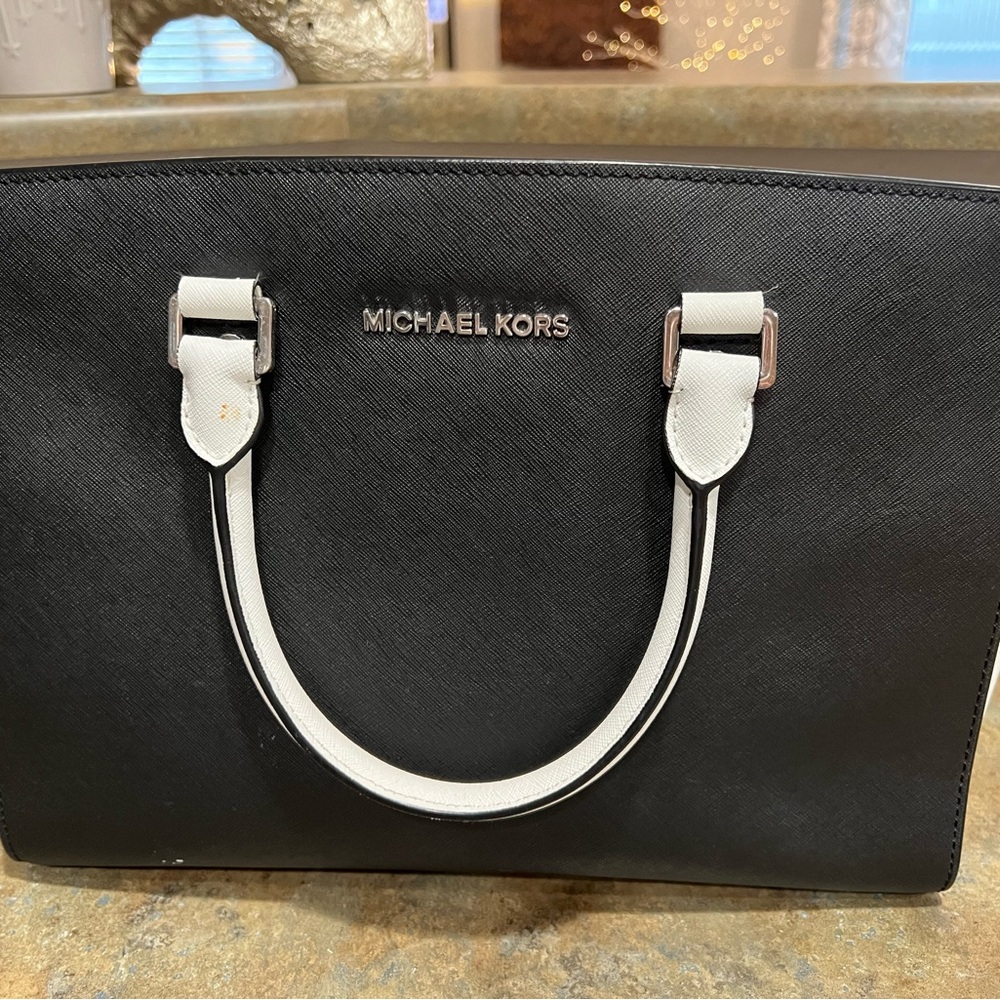 Michael Kors Black and White Women's Bag